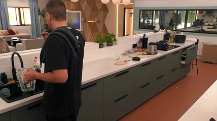 Oud-bewoners praten tegen de bewoners - deel 1.