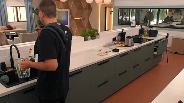 Oud-bewoners praten tegen de bewoners - deel 1.