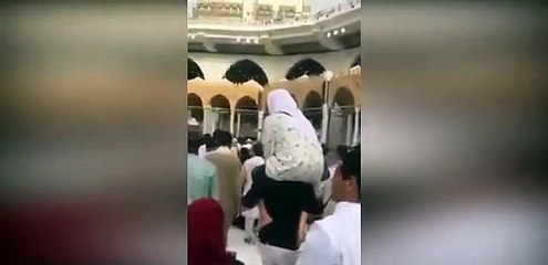 Kabe'de gözleri yaşartan görüntüler