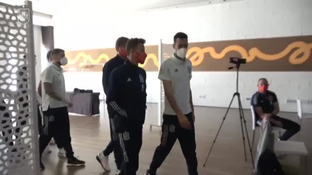 España vela armas para el partido de esta noche en Granada ante Grecia