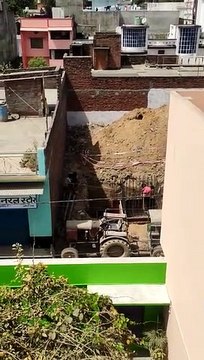 आवासीय बस्ती में लग रहा जियो का टावर, केंद्र सरकार व हाईकोर्ट के निर्देश का उल्लंघन