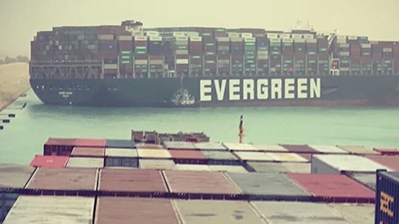 Suez Canal blockade costing around $400 million an hour