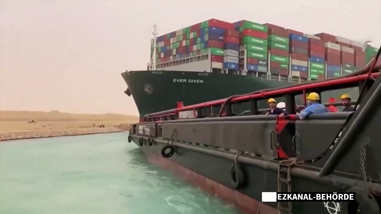 Mega-Frachter steckt weiter im Suez-Kanal fest