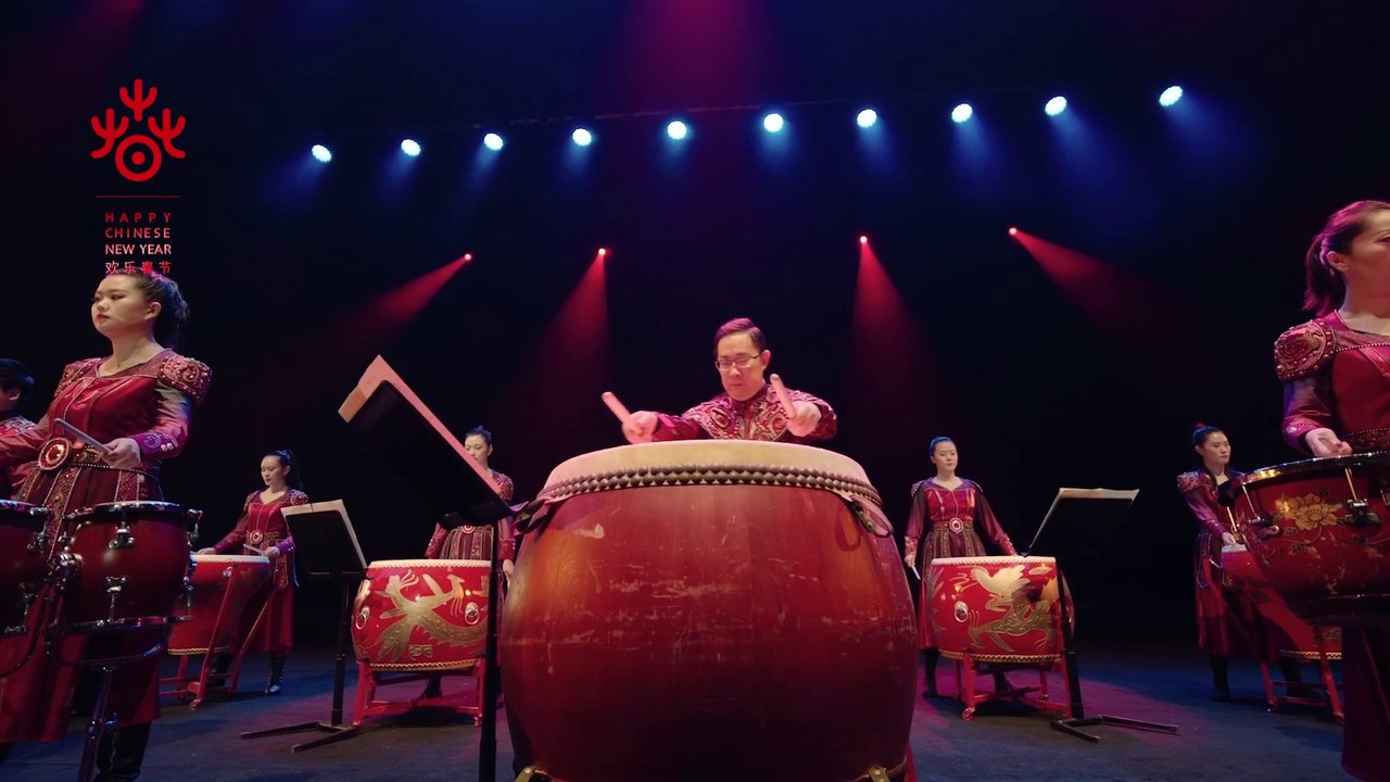 Musique de tambour « Roi Qian tire à l’arc contre la marée » 鼓乐《钱王射潮》
