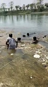 युवती ने नदी में कूदकर खुदकुशी का किया प्रयास
