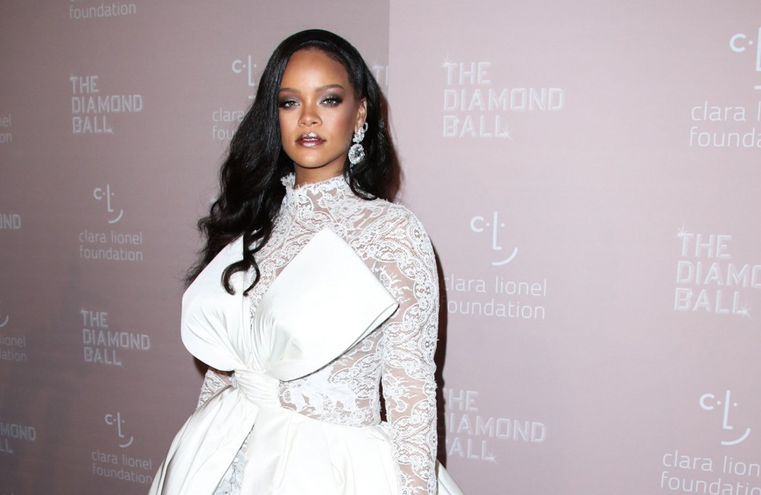 Rihanna hints at a new single release