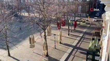 Hollanda Parlamentosu, bomba ihbarı üzerine tahliye edildi