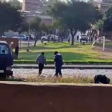 Des braqueurs ramassent les billets au râteau (Afrique du Sud)