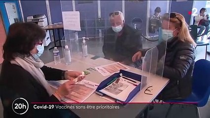 Covid-19 : pour éviter le gaspillage, des personnes non prioritaires sont parfois vaccinées