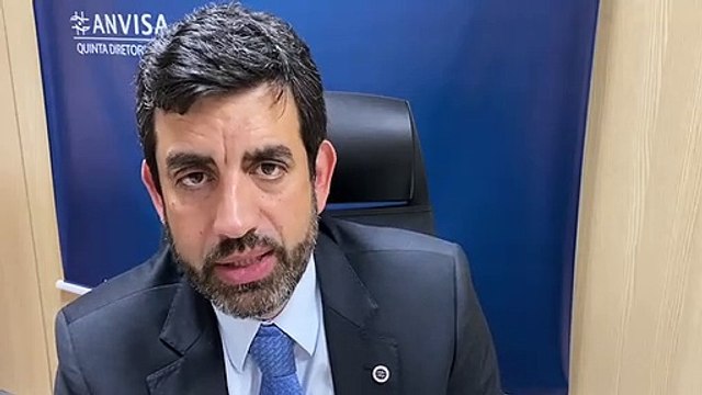 Diretor da Anvisa fala sobre mudança nas regras de uso de máscaras em aeroportos