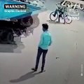 Shocking Daylight Robbery In New Delhi Caught On Camera