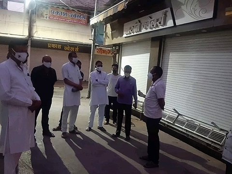 सराफा बाजार पहुंची स्वास्थ्यकर्मियों की टीम, व्यापारियों को बताए कोरोना से बचने के उपाय