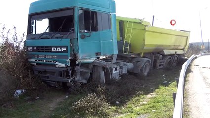 Arnavutköy'de freni boşalan hafriyat kamyonundan atlayan şoför, feci şekilde hayatını kaybetti.