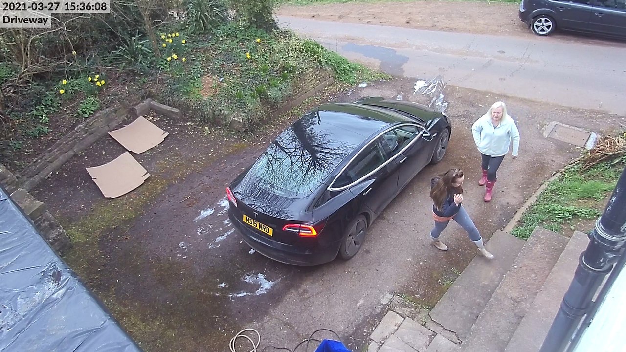 Mum Falls Down Manhole