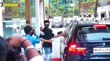 Pearl V Puri, Divya Khosla Kumar & Amyra Dastur Spotted at T- Series Office | SpotboyE