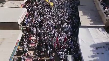 Thousands of Muslims flock to Prophet Hud's tomb in Yemen despite war and coronavirus