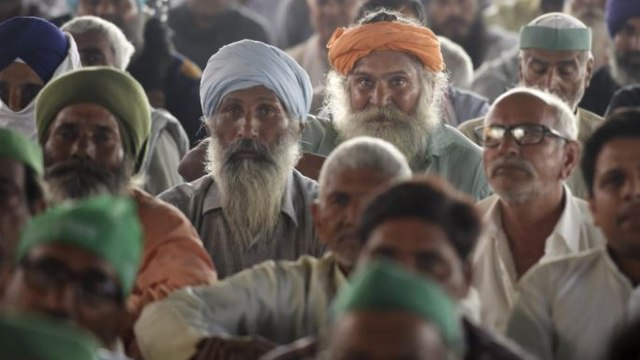 Bharat Bandh: Protesters sing and dance at Ghazipur border