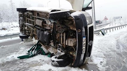 Bartın'da işçi servisi devrildi