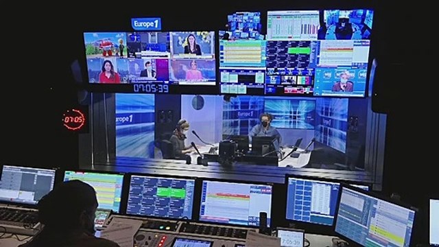 Des centaines de tentes de migrants installées place de la République à Paris