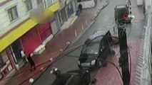 Son dakika haber | Beyoğlu'nda bebek arabası çalan hırsızlar kamerada