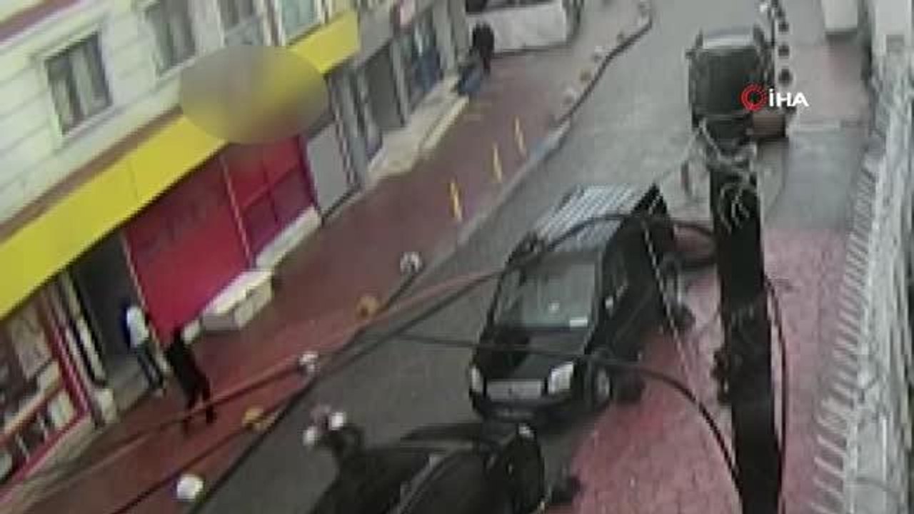 Son dakika haber | Beyoğlu'nda bebek arabası ça...