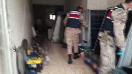 GAZİANTEP - Tarım arazilerinde kurulu güneş panellerini çaldıkları iddiasıyla 2 şüpheli tutuklandı