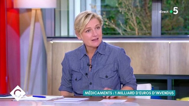 Coronavirus: Pris à partie sur Twitter, Julien Courbet explique pourquoi il a été vacciné alors qu'il ne fait pas partie des personnes prioritaires