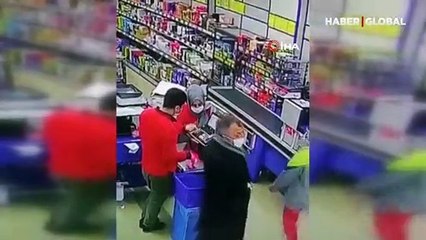 Satın almadığı ürünü iade edip parasını aldı