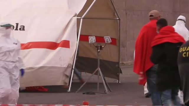 Salvamento marítimo rescata a 26 migrantes en aguas canarias