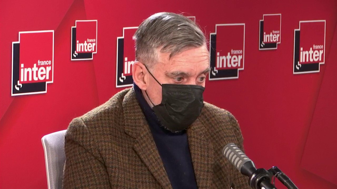 François Sureau : "Il y a, dans ce qui se passe aujourd'hui, un effet comique : on est chez Courteline et le père Ubu au royaume des trois petits cochons. J'ai reçu un message d'un ami préfet qui était lui-même tétanisé par la mécanique de l'attesation"