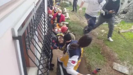 Üsküdar'da kanalizasyon çalışması sırasında foseptik kuyusuna düşen işçi kurtarıldı