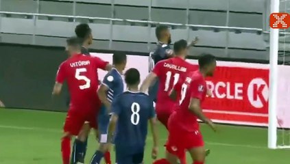 Kanada'da Cyle Larin'den hat-trick