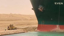 Süveyş Kanalı’ndaki kriz bitmiyor: Konteyner günlerdir çıkarılamıyor