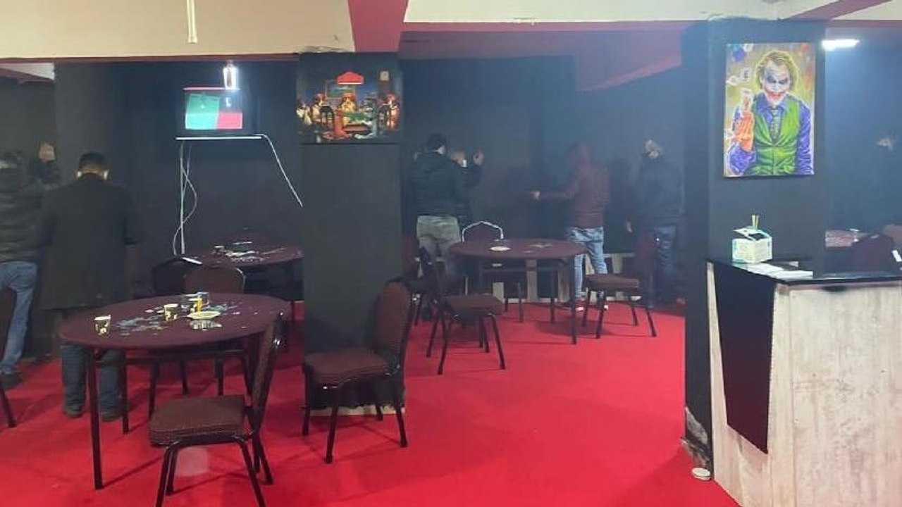Esenyurt'ta canlı tombala oynanan bodrum katına baskın