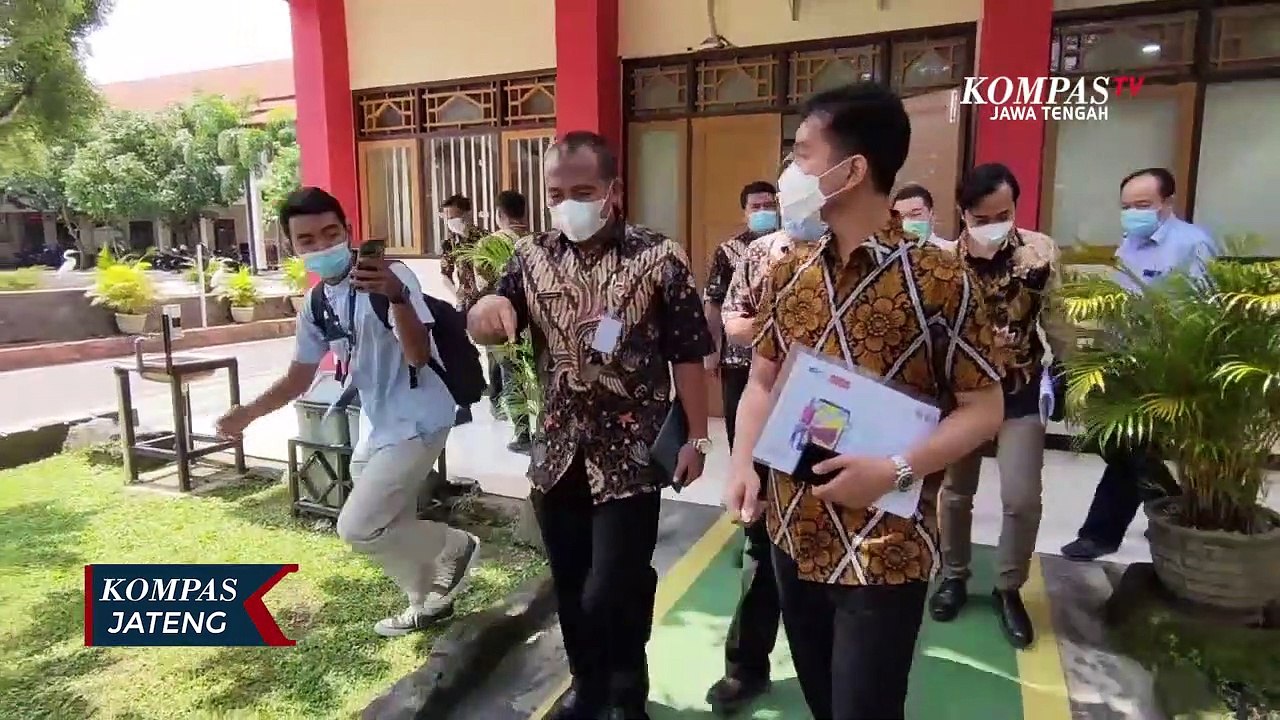 Wali Kota Solo Kunjungi Mobil Esemka