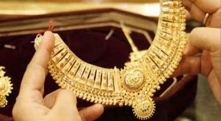 Gold Price: होली से पहले धड़ाम हुआ सोना, कीमत में फिर आई गिरावट, फटाफट चेक करें आज का भाव