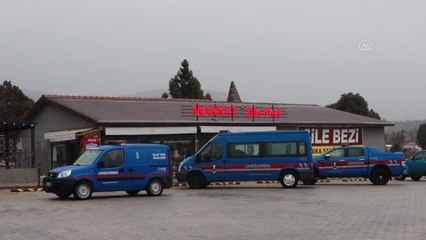 Kıyafet ve hediyelik eşya hırsızlığı güvenlik kamerasına yansıdı