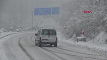 BARTIN Bartın'da kar yağışı etkili oluyor; 19 köy yolu ulaşıma kapandı