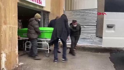 SİVAS Babasını boğazından bıçaklayıp, öldürdü