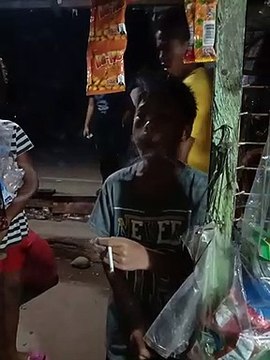 NAGSIGARILYO NA BATA ANG GALING / CUSTOMER