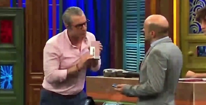 Güldür Güldür'de gündem olan skeç: Biden, Kamala, Macron, Doğu Perinçek hep bunu kullanıyor kral...