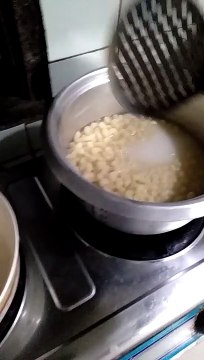 preparing for macaroni