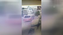 10 yaşındaki çocuğun hareket halindeki otobüse çarpması kameraya yansıdı