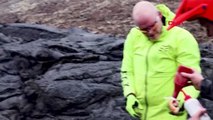 İzlanda'da 800 yıl sonra lav püskürten yanardağ, ziyaretçi akınına uğradı