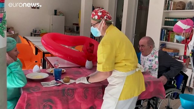 Спустя год можно взяться за руки