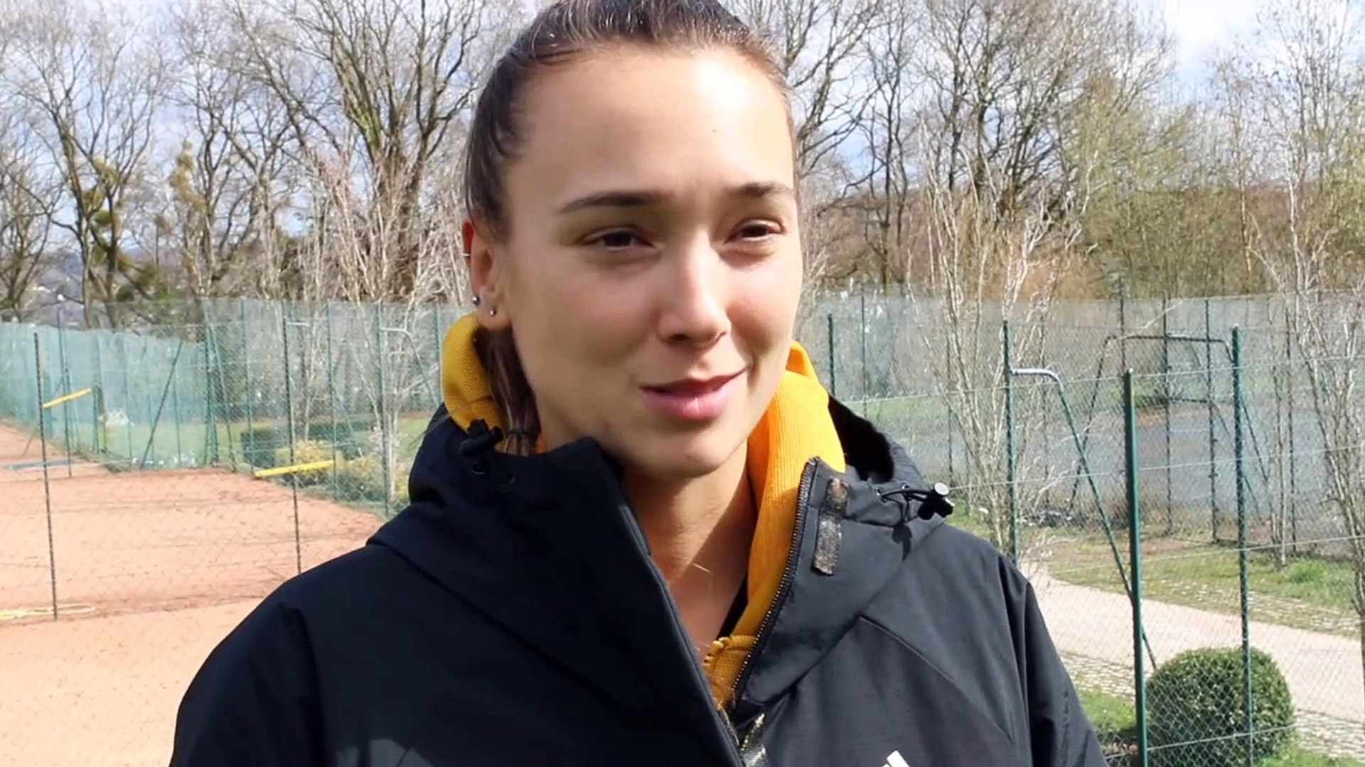 ITF - Le Havre 2021 - Sara Cakarevic est en demies au Havre, sa première  demi-finale depuis décembre 2019 ! - Vidéo Dailymotion
