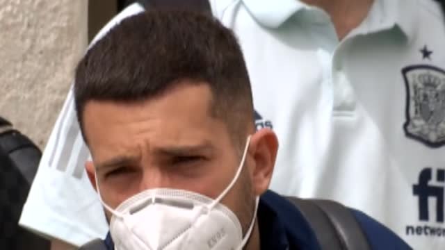 La selección pone rumbo a Georgia sin tiempo para lamentar el empate ante Grecia