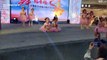 Une fillette s'endort en plein spectacle de danse à l'école