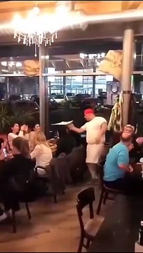 Un Pizzaiolo danseur vraiment talentueux