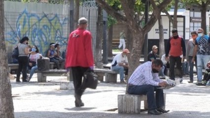 Venezuela pasa de "no conocer contagiados" a llorar miles de muertos por covid